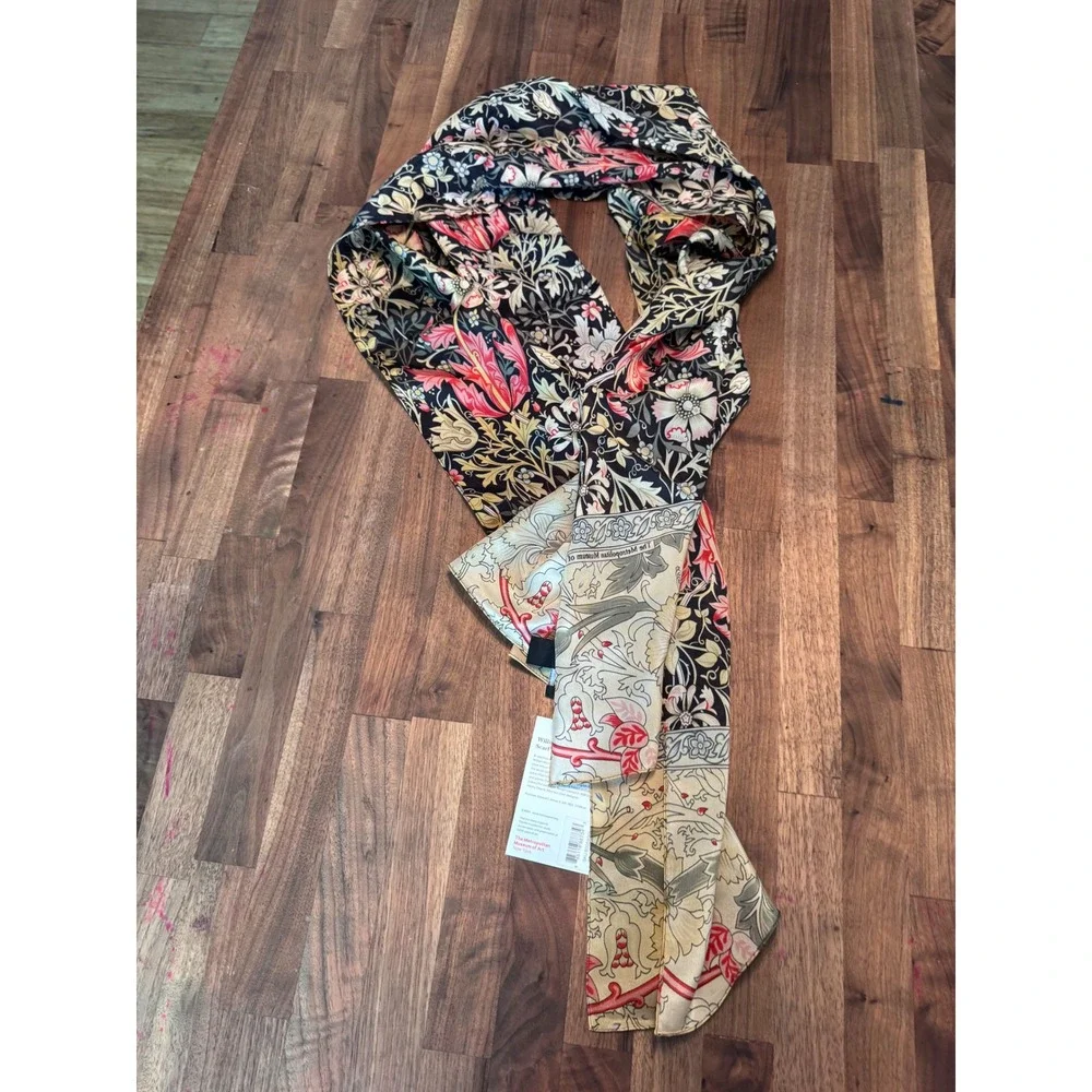 The Met William Morris Floral Silk Scarf Metropolitan Museum of Art NWT